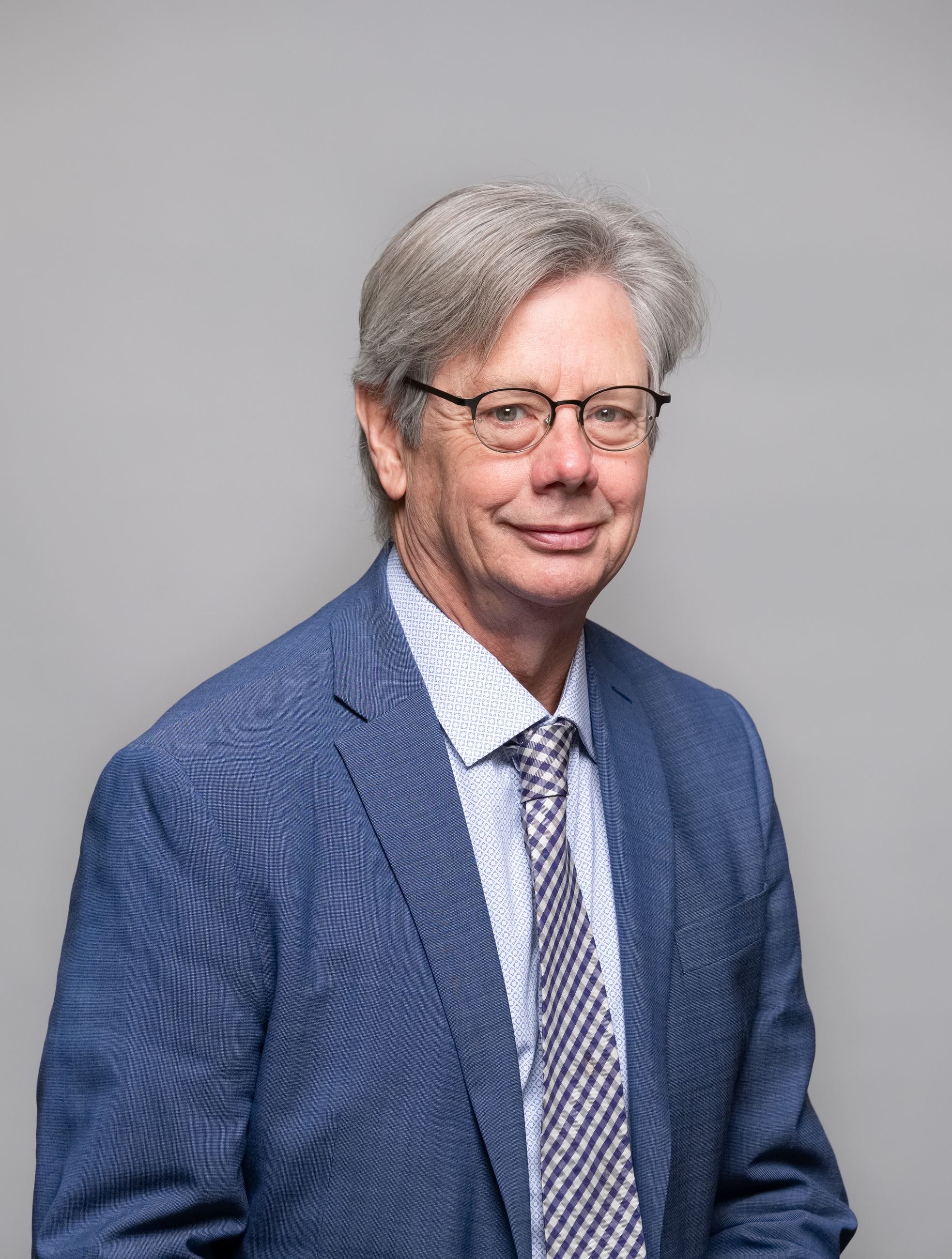 Pete_Gerken_Grey_bkg2